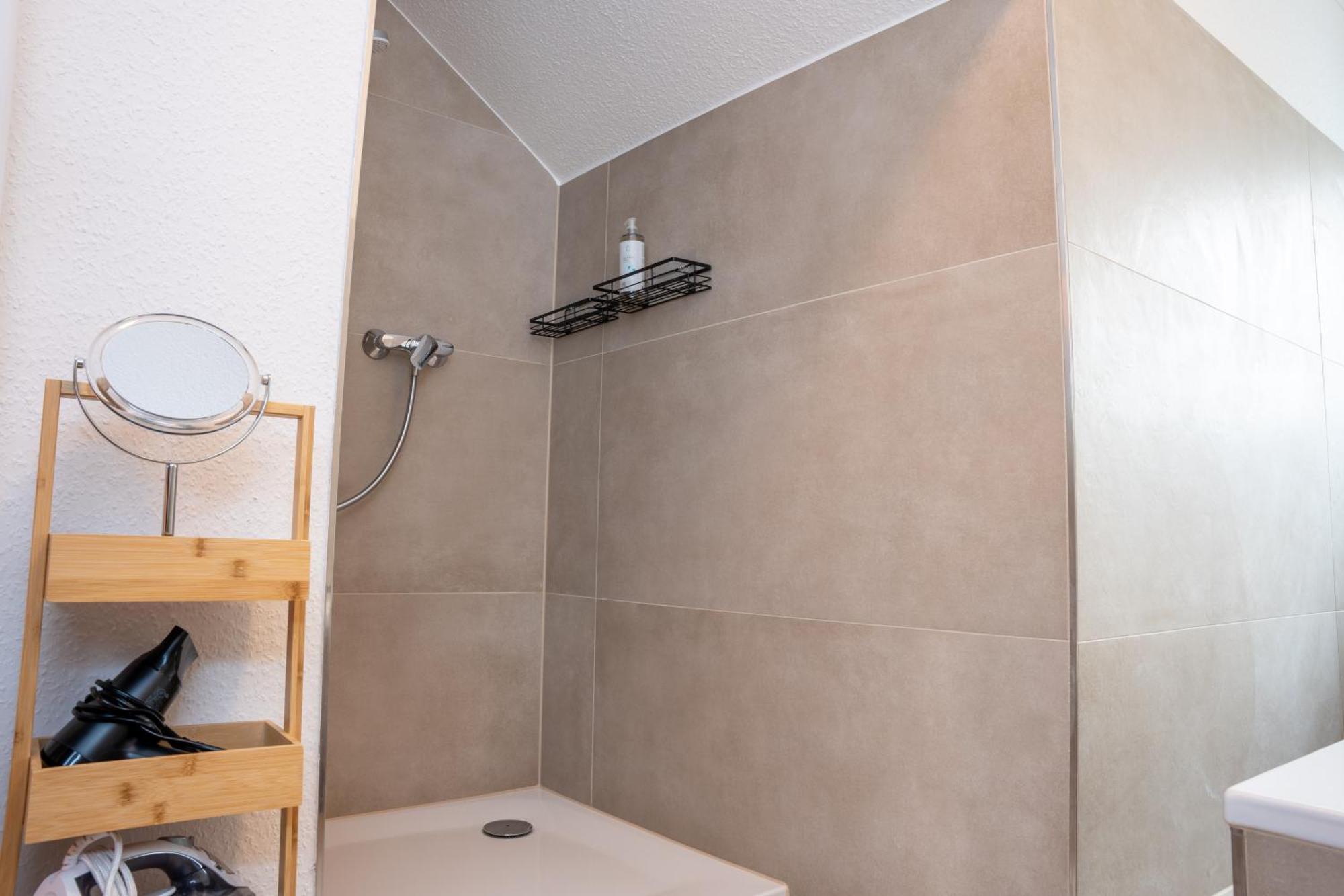 Schlossberg Residences - Design City-Apartment Im Herzen Der Weinstrasse Neustadt an der Weinstraße Kültér fotó