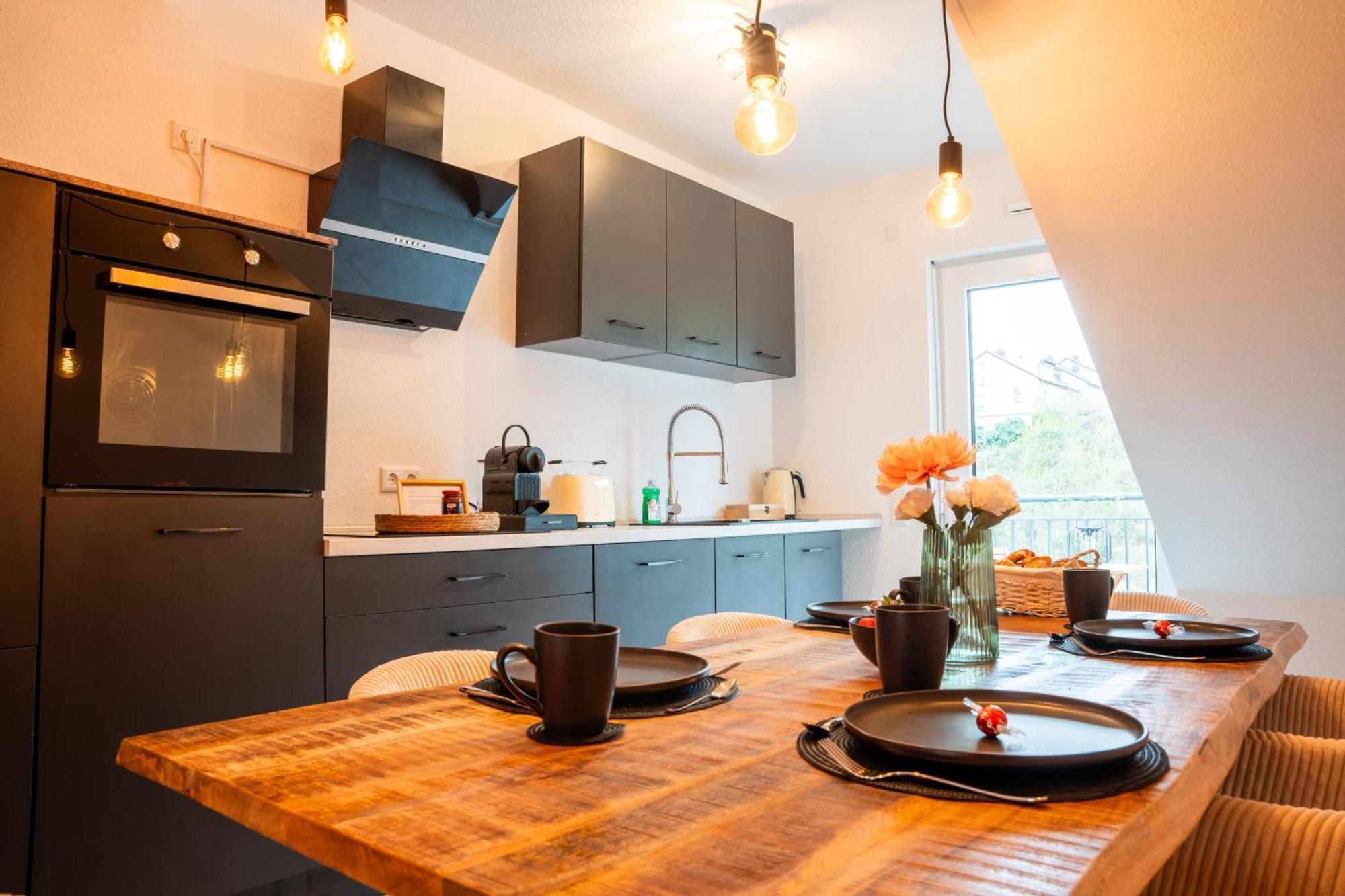 Schlossberg Residences - Design City-Apartment Im Herzen Der Weinstrasse Neustadt an der Weinstraße Kültér fotó