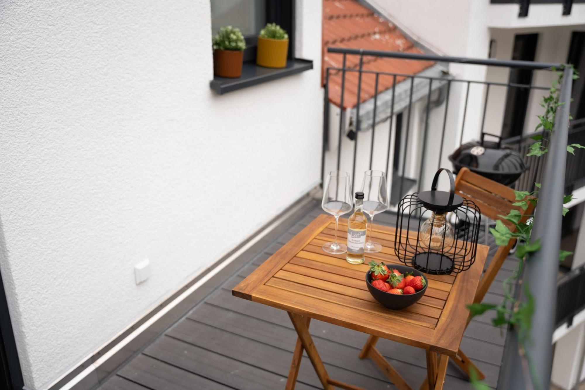 Schlossberg Residences - Design City-Apartment Im Herzen Der Weinstrasse Neustadt an der Weinstraße Kültér fotó