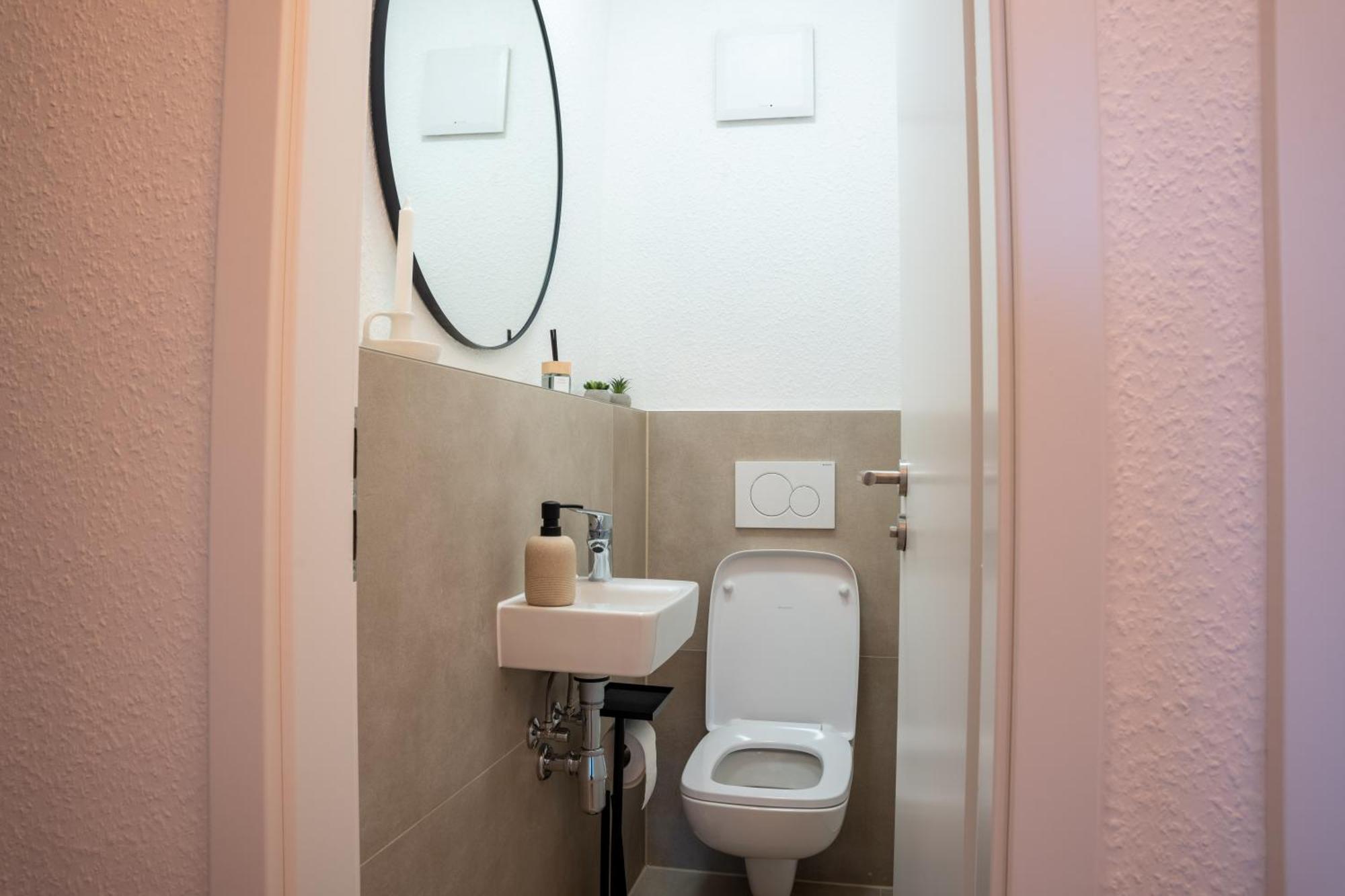 Schlossberg Residences - Design City-Apartment Im Herzen Der Weinstrasse Neustadt an der Weinstraße Kültér fotó